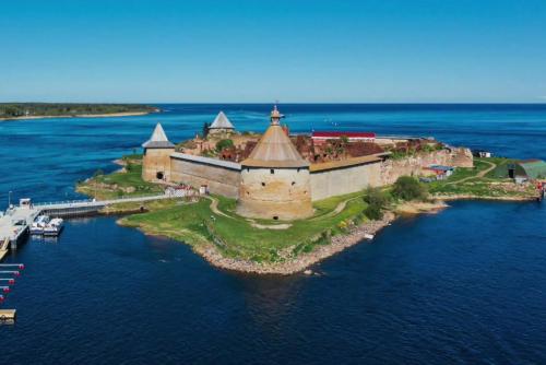 Экскурсия из Петербурга в крепость Орешек