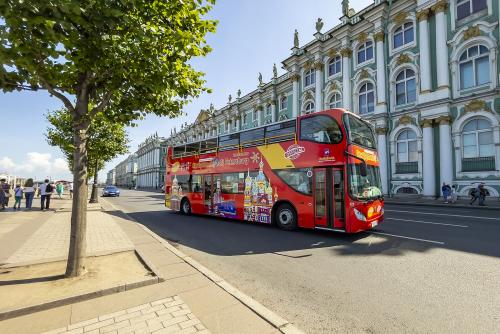 Обзорная экскурсия по Петербургу на двухэтажном автобусе
