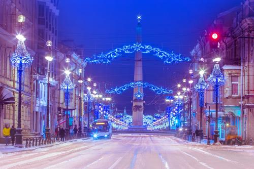 Невский проспект на Новый год в Петербурге