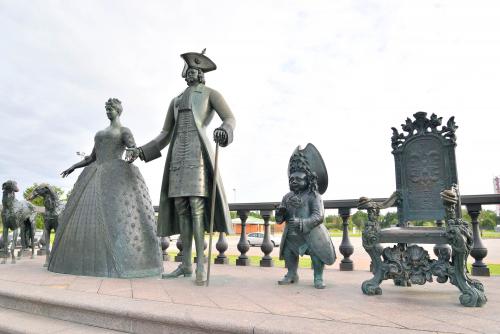 Знаменитые скульптуры в парковой зоне