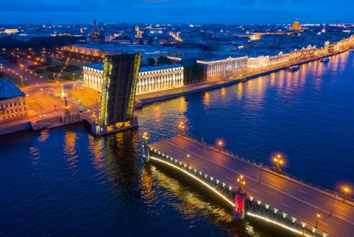 Троицкий мост в Петербурге