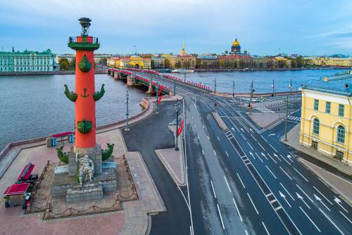 Дворцовый мост в Петербурге