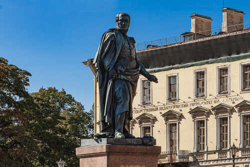 Казанский собор. Памятник Барклаю-де-Толли
