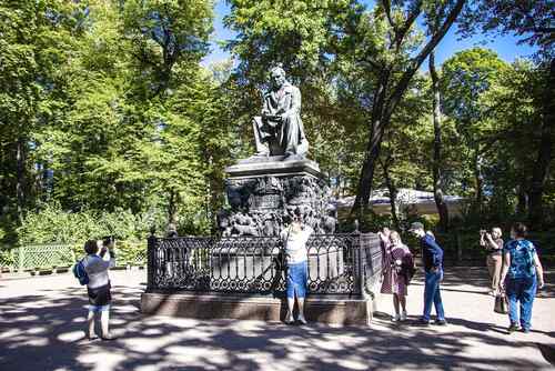 Памятник Крылову