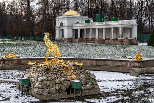 Фонтан Самсон. Зима в Петергофе