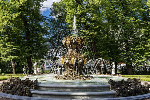 Фонтан Коронный