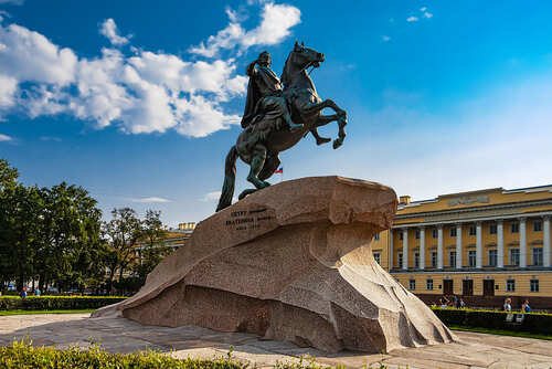 Медный всадник на Сенатской площади