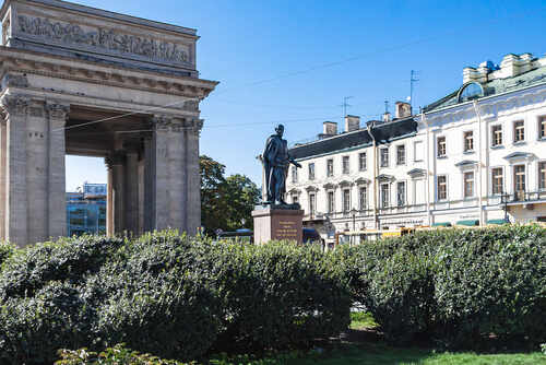 Памятник Барклаю-де-Толли