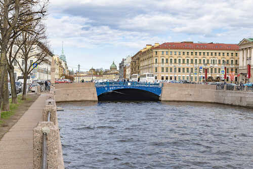 Вид на реку Мойку и Синий мост