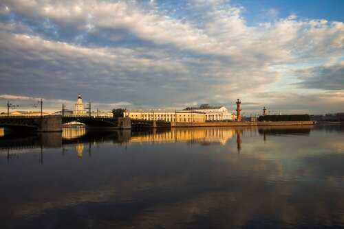 Река Нева. Дворцовый мост