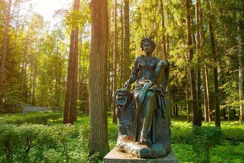 Скульптуры Павловского парка