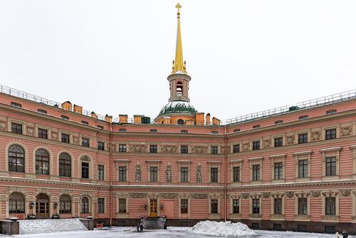 Внтуренный двор Инженерного замка