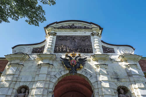 Петровские ворота Петропавловской крепости