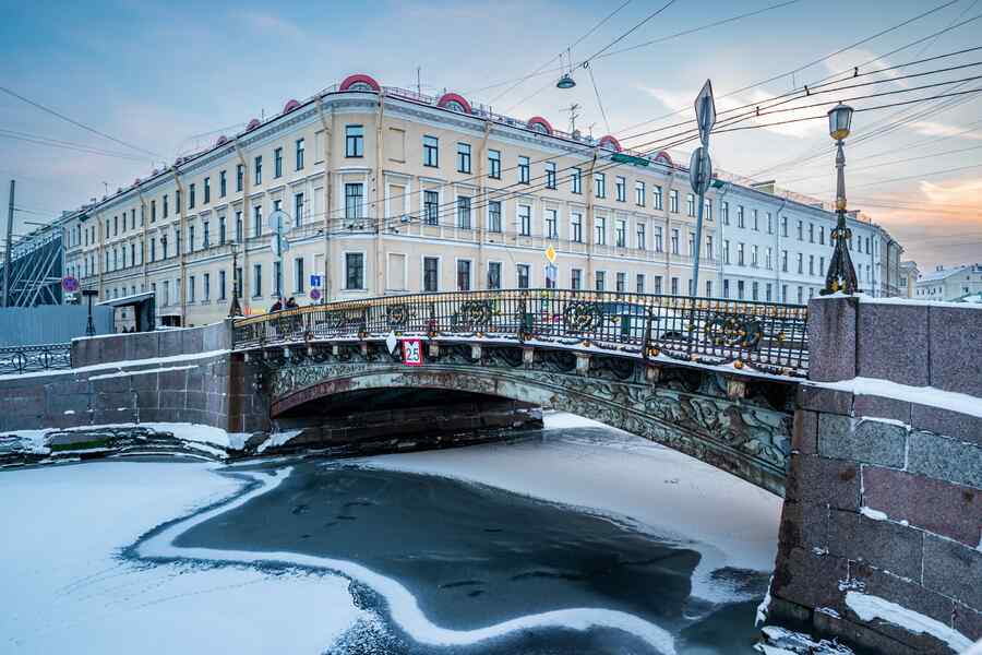 Большой Конюшенный мост на Мойке