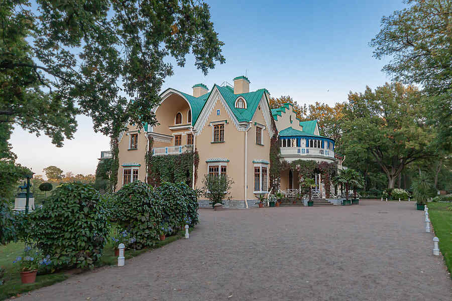 Дворец Коттедж в Петергофе