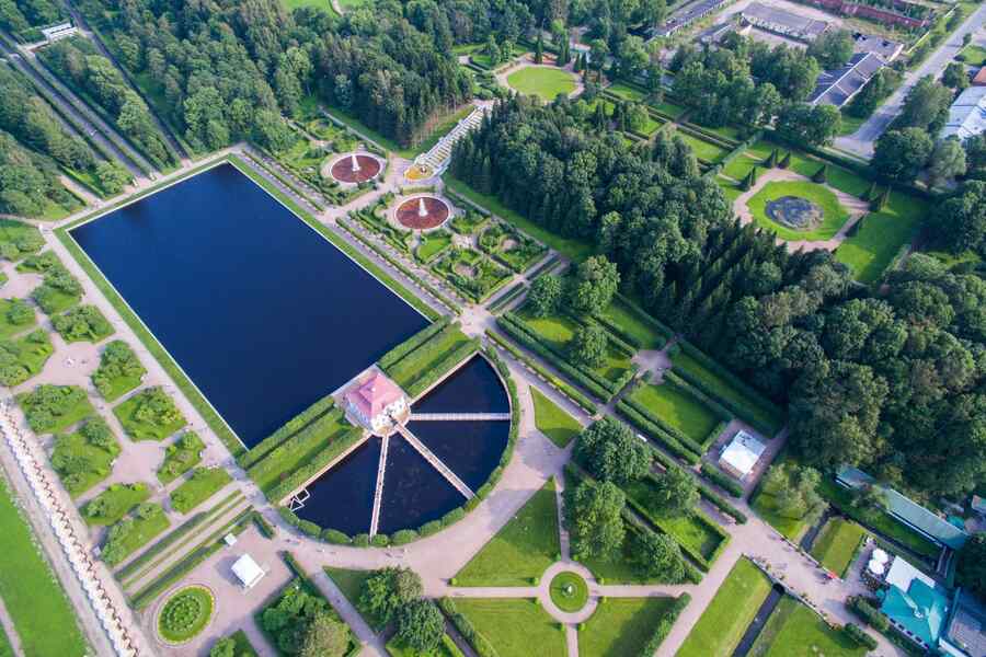 Марлинские пруды и дворец Марли