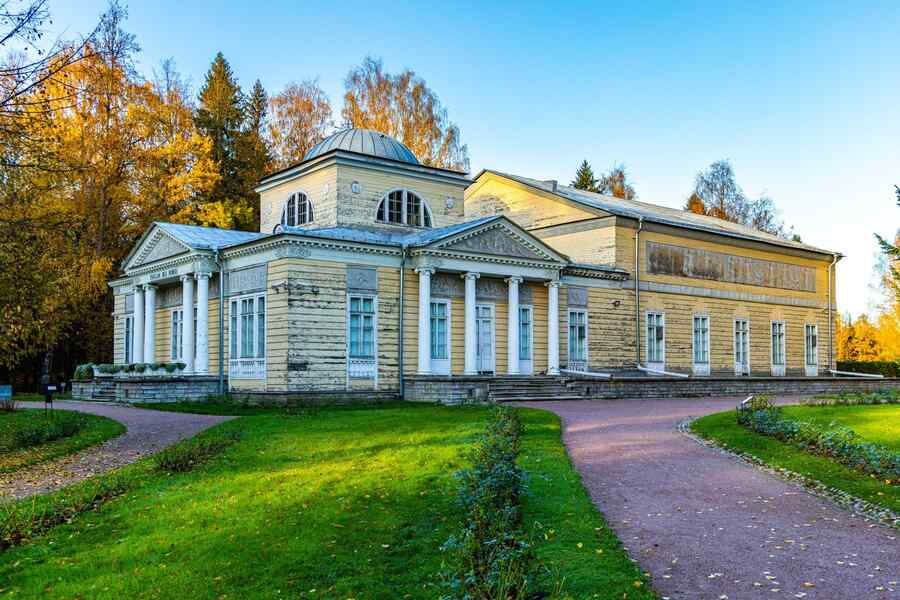 Осень в Павловске. Павильон Роз