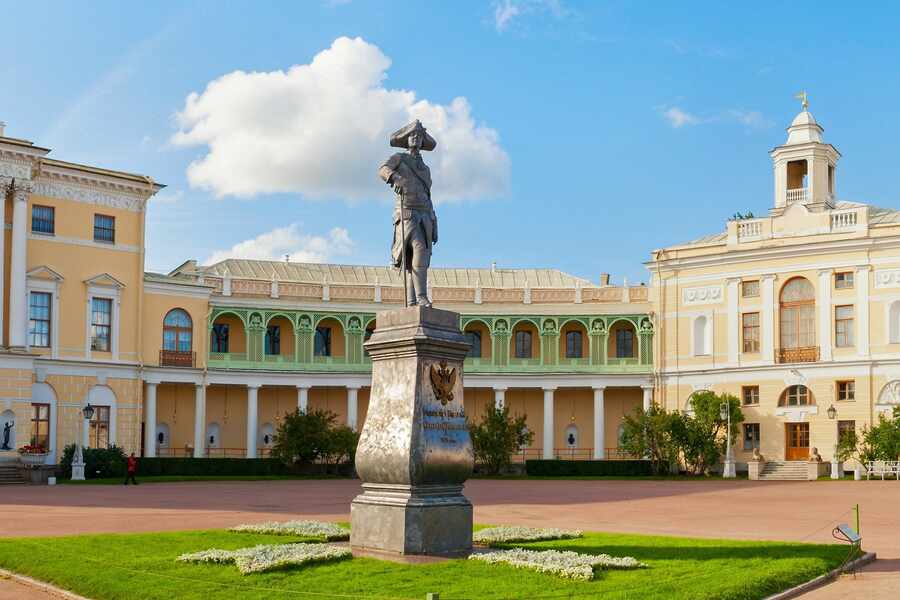 Памятник Павлу I в Павловске