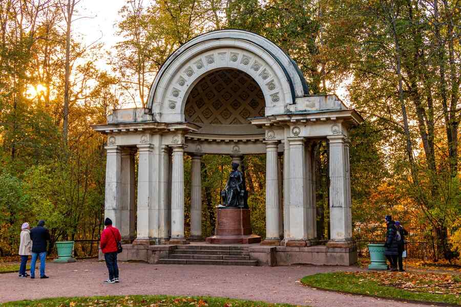 Павильон Росси в Павловском парке