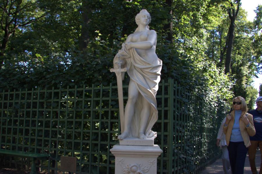 Статуя «Аллегория правосудия»