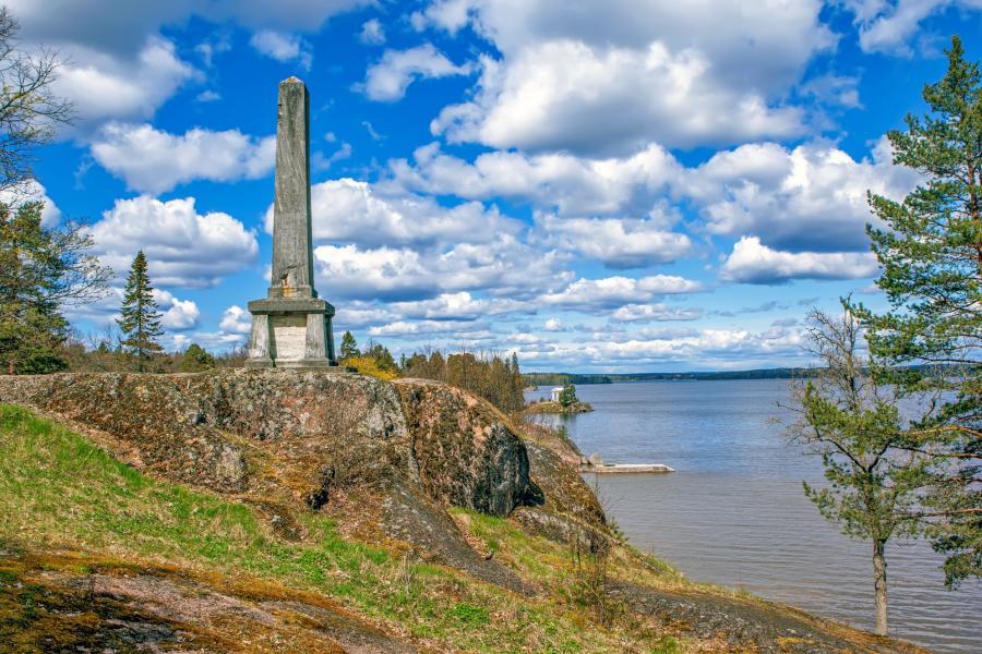 Обелиск братьям Броглио